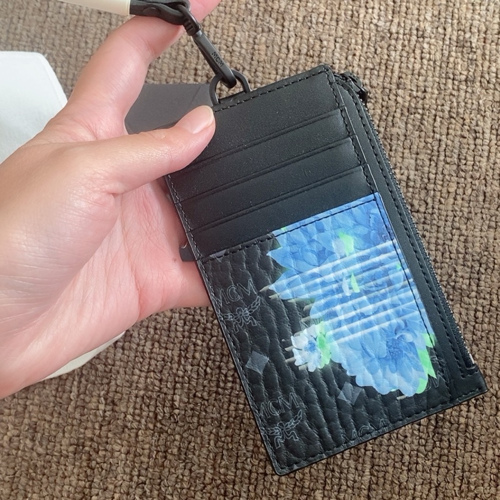SOLD！NIB MCM CARD HOLDER
